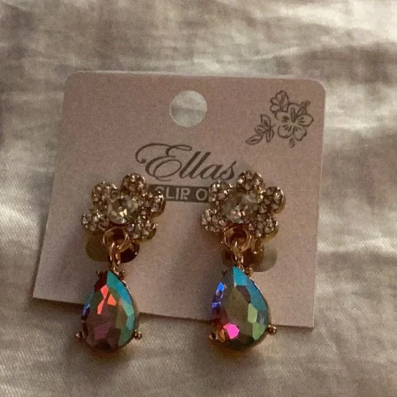 🌺NWT Gorgeous Rhinestone Clip On Earrings Closet Must Have 🌺 - Picture 3 of 6